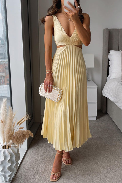 Abito | Elegant Pleated Dress For Any Occasion