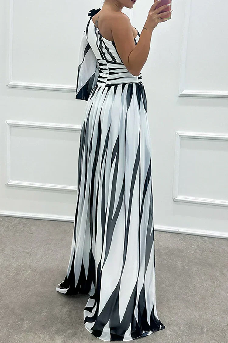 Shiloh - Elegant Striped One-Shoulder Maxi Dress