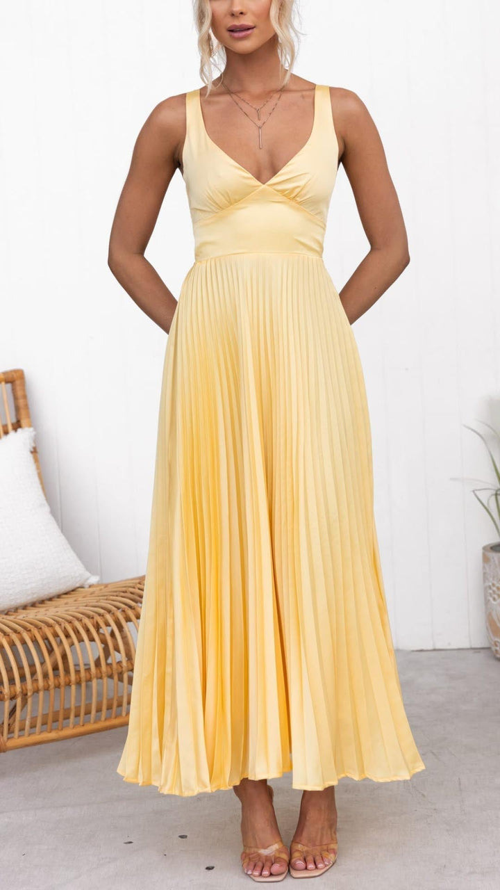 Wendy | Elegant Pleated Maxi Dress
