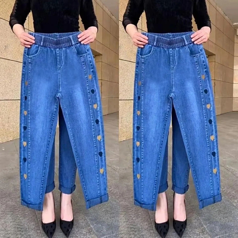Cassie | Highly Elastic Jeans with Heart Motif Embroidery