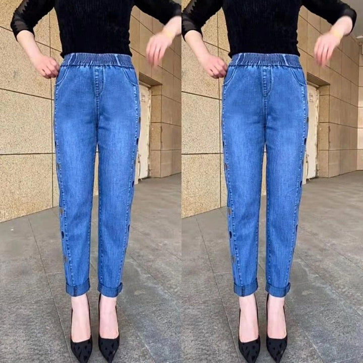 Cassie | Highly Elastic Jeans with Heart Motif Embroidery